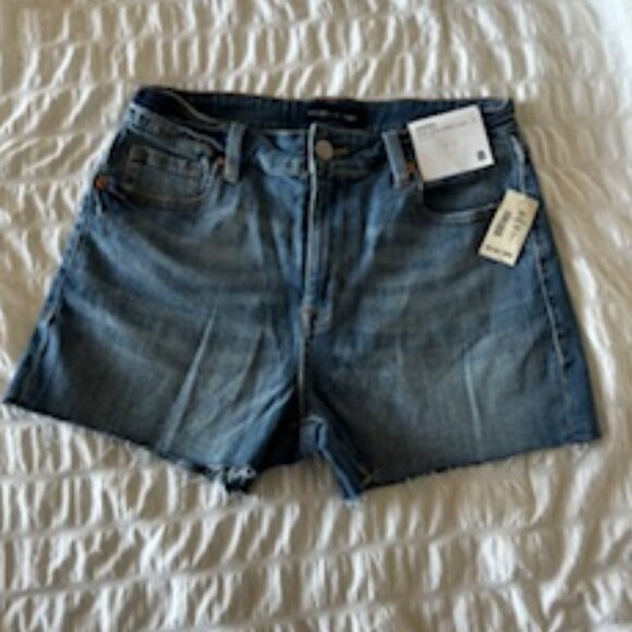 Aeropostale Women's 3" High-Rise Curvy Midi Denim Shorts NWT - Picture 1 of 6